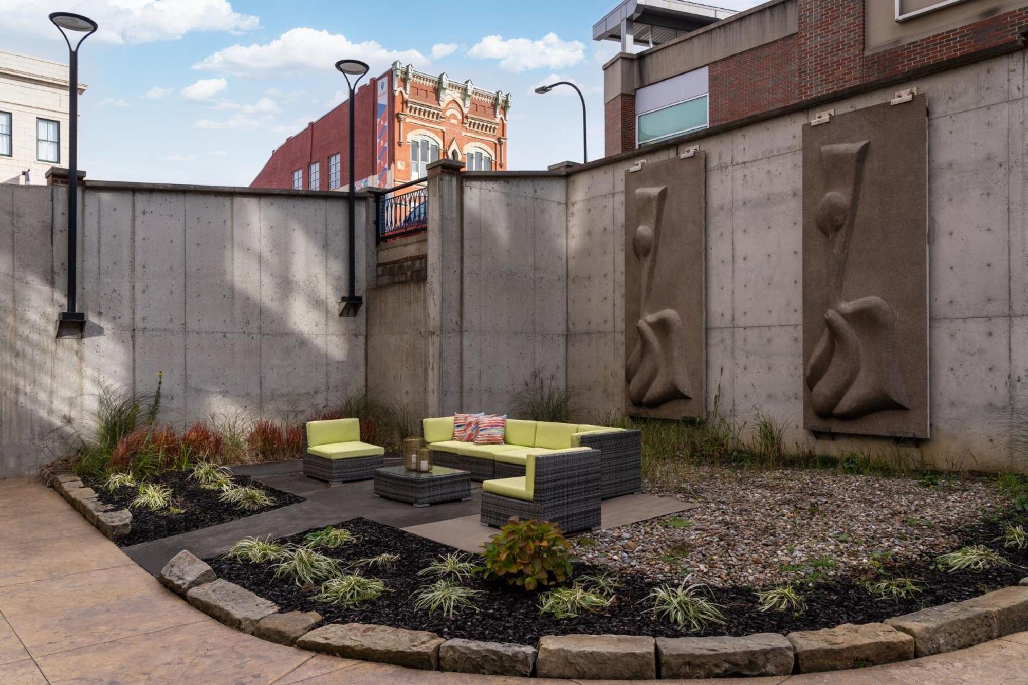 Blu-Tique, Akron, A Tribute Portfolio Hotel Dış mekan fotoğraf